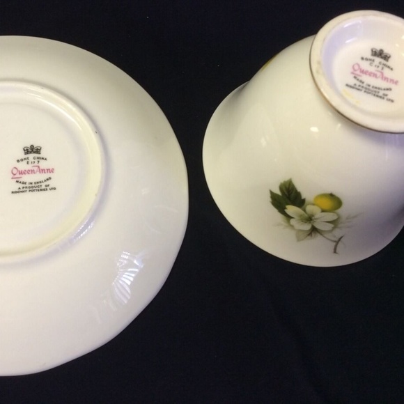 Queen Anne Bone China England Tea Cup & Saucer White & yellow floral Ridgway - Picture 4 of 5